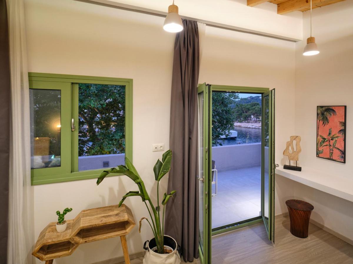 The Tree Apartment